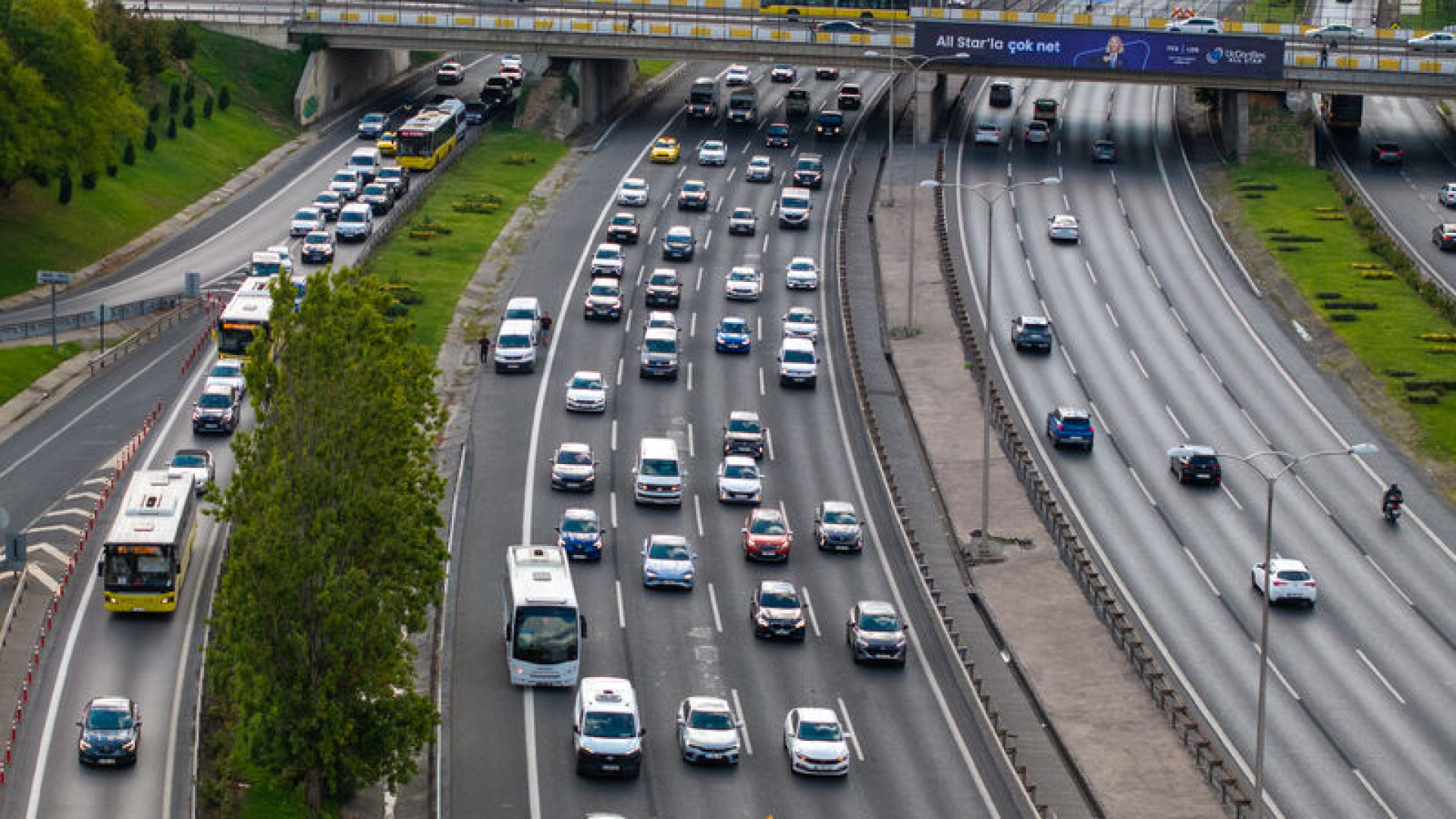 İstanbul'da Sabah Trafiği: Anadolu Yakası'nda Yoğunluk Yüzde 83'e Çıktı