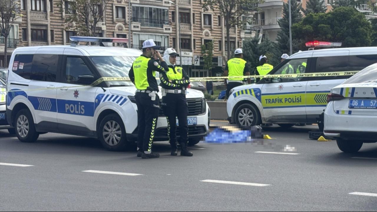 Ankara Çankaya'da Trafik Kazası: Karşıya Geçmeye Çalışan Yaya Hayatını Kaybetti