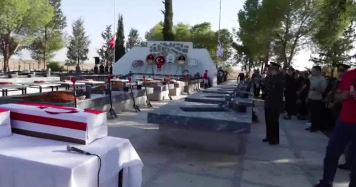52 Yıl Sonra Toprağa Verildi: Atlılar Katliamı'nın 15 Şehidi Son Yolculuğuna Uğurlandı