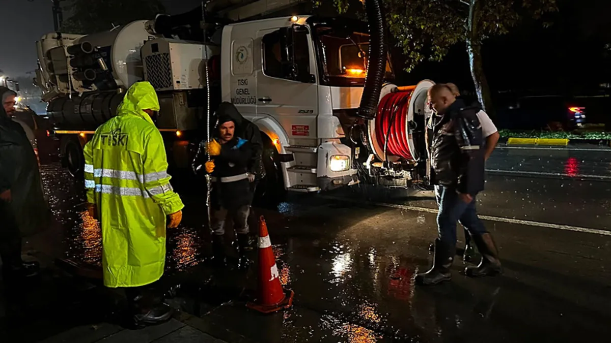 Trabzon'da Sağanak Etkili: Valilikten Sahada Yoğun Çalışma ve Uyarı Bildirimi