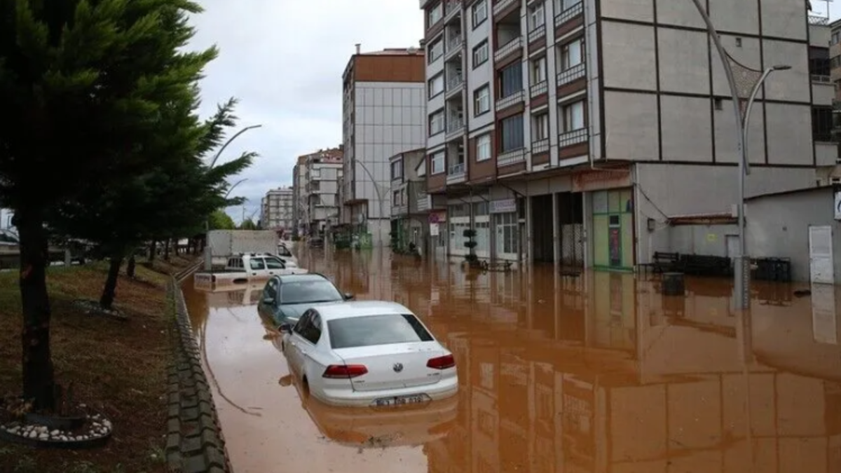 Rize'de Şiddetli Yağış: 7 Ev Tahliye Edildi, 9 Mahalle ve 7 Köyde Hasar Var
