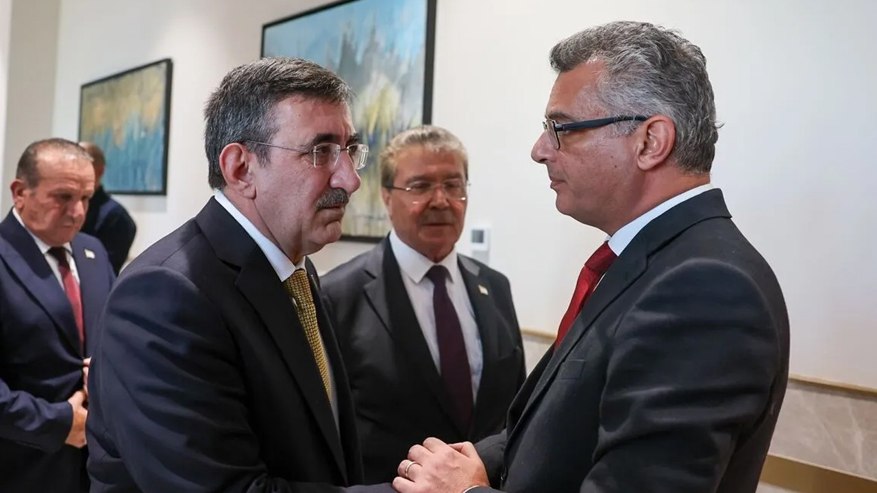 KKTC Cumhurbaşkanı Erhürman, Türkiye Cumhurbaşkanı Yardımcısı Yılmaz ile Lefkoşa'da Bir Araya Geldi