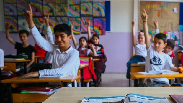 Okullarda Kayıt Parası Şikayetleri: MEB 14 Müdür Hakkında Soruşturma Başlattı