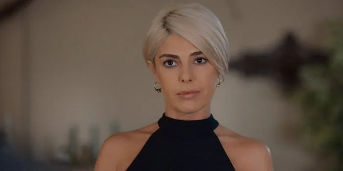 Çirkin Dizisinin Kurnaz Gelini Hande Görgün Karataş'ı Gözde Kansu Canlandırıyor