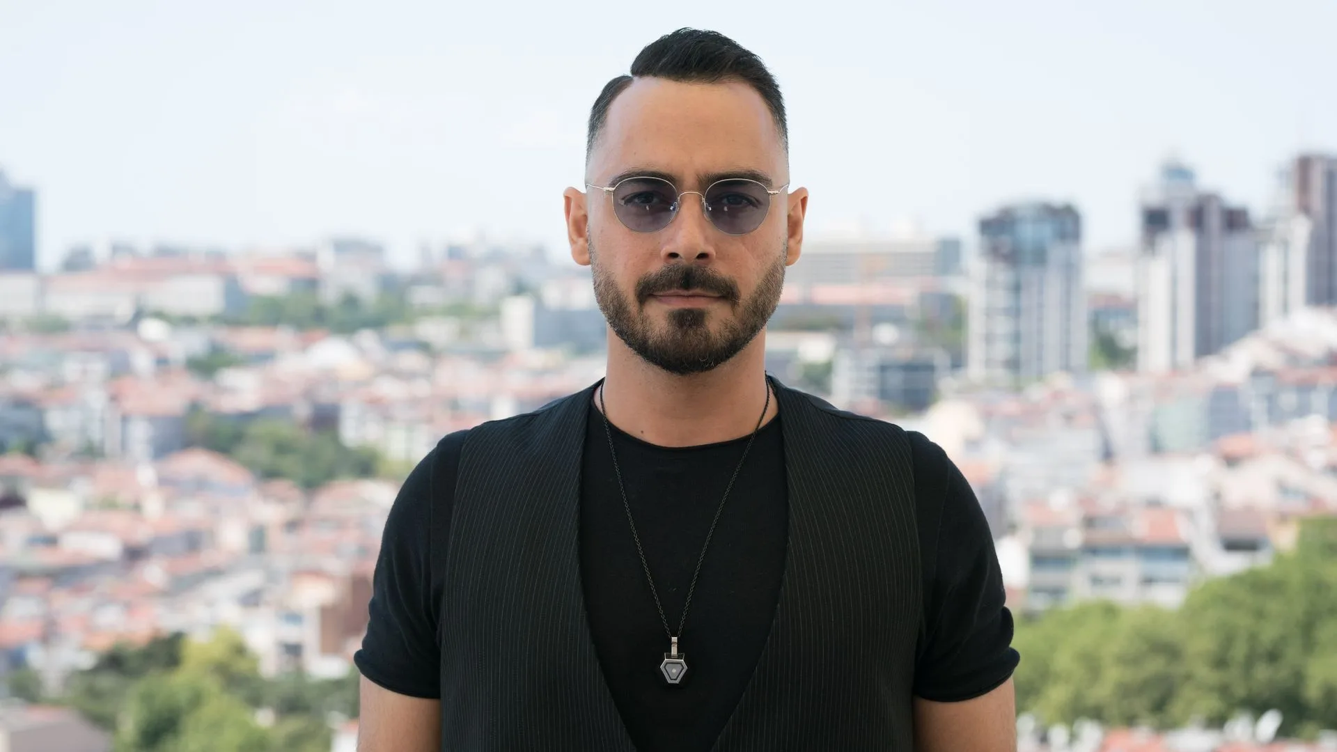 Çirkin Dizisinin Tehlikeli Karakteri Ferhat Demirkaya'yı Olgun Toker Canlandırıyor