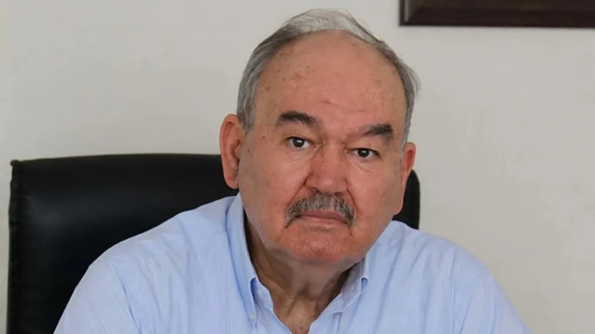 İzmir Eski BB Başkanı Burhan Özfatura Hayatını Kaybetti