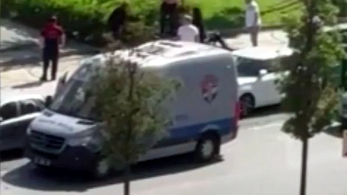 Başakşehir Kayabaşı'nda Parkta Silahlı Kavga: 2 Kişi Yaralandı