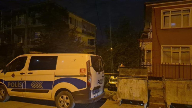 Ankara'da Bir Dairede 3 Kişi Ölü Bulundu: Üzerlerinde Kurşun ve Bıçak İzleri Tespit Edildi