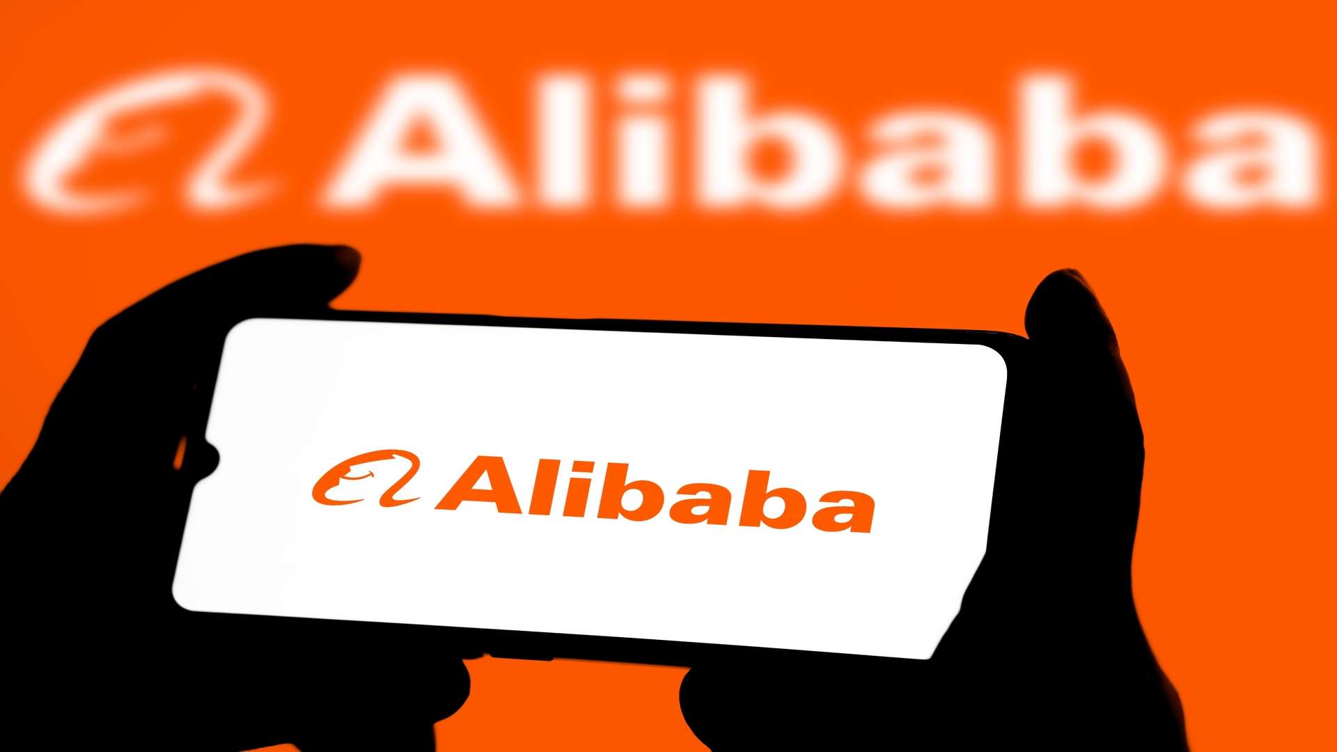 Alibaba CEO'su: Makine düşüncesi insanı bin kat geçecek, veri merkezi kapasitesi 20 GW'a çıkıyor