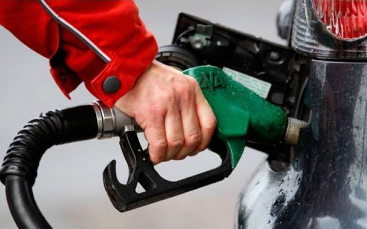 ABD'de Motorin Fiyatları Galon Başına 6,52 Dolarla Tarihi Rekoru Kırdı