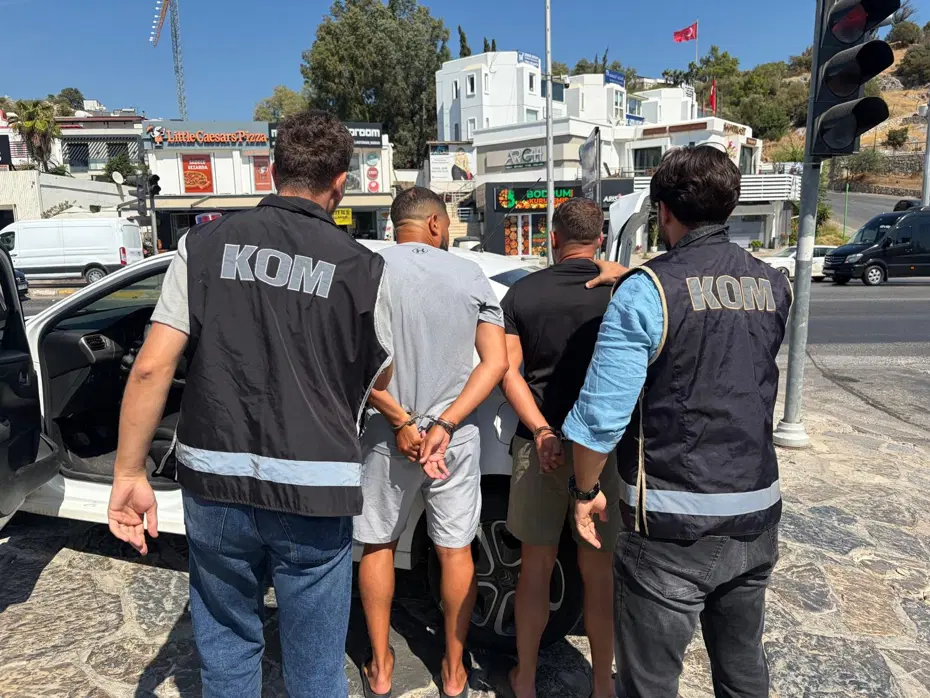 Bodrum'da Fransa'nın Kırmızı Bültenle Aradığı Şüpheli Sahte Kimlikle Yakalandı