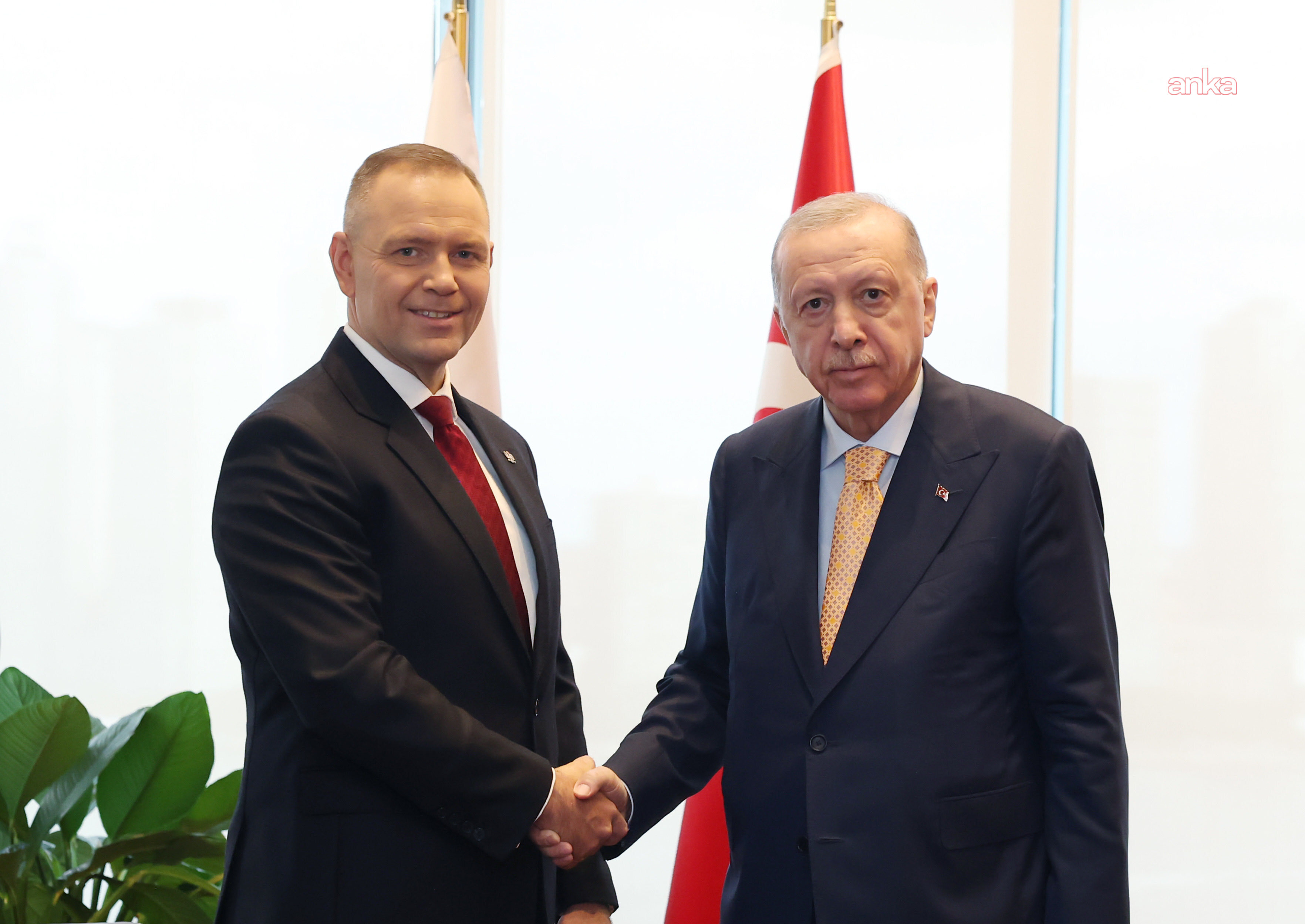 Erdoğan, New York'ta Polonya Cumhurbaşkanı Nawrocki ile Bir Araya Geldi