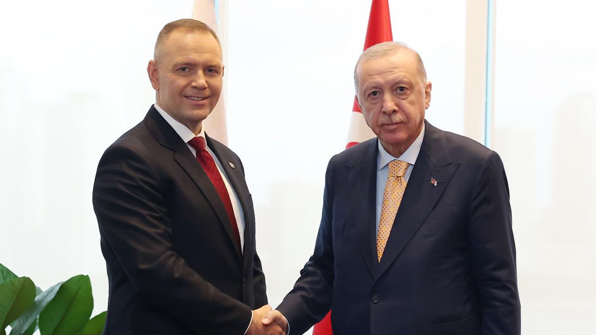 Nawrocki'den Erdoğan'a kılıç: BM Genel Kurulu'nda dikkat çeken hediyeleşme