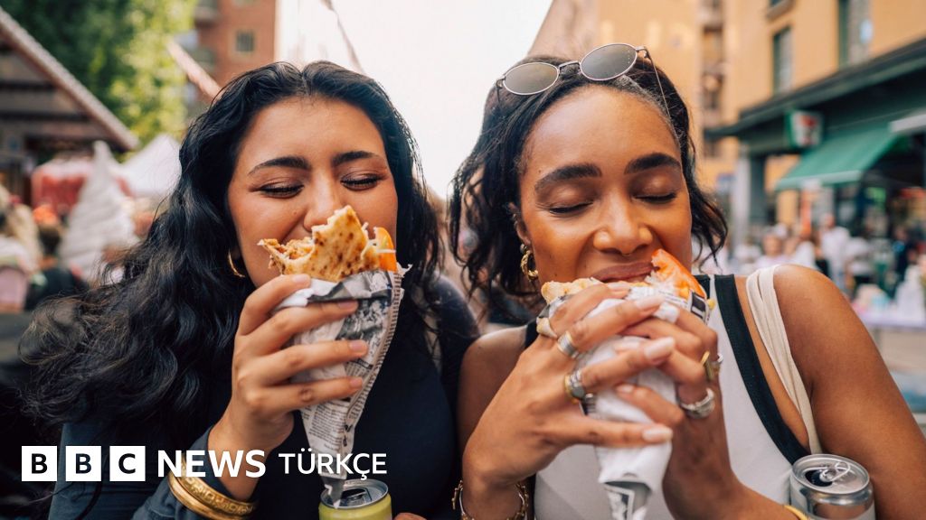 Birlikte Yemek Yemek Depresyon Riskini Azaltıyor, Beyin Yaşlanmasını Yavaşlatıyor