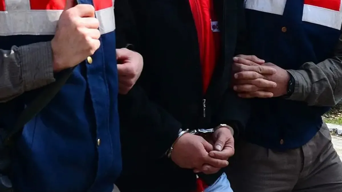 Sahte Belgelerle Vatandaşlık Operasyonu: İzmir ve Ankara'da 3 Gözaltı