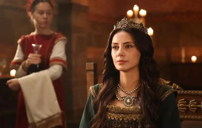 Merve Üçer Kimdir? Mehmed Dizisindeki Prenses Rose Rolü