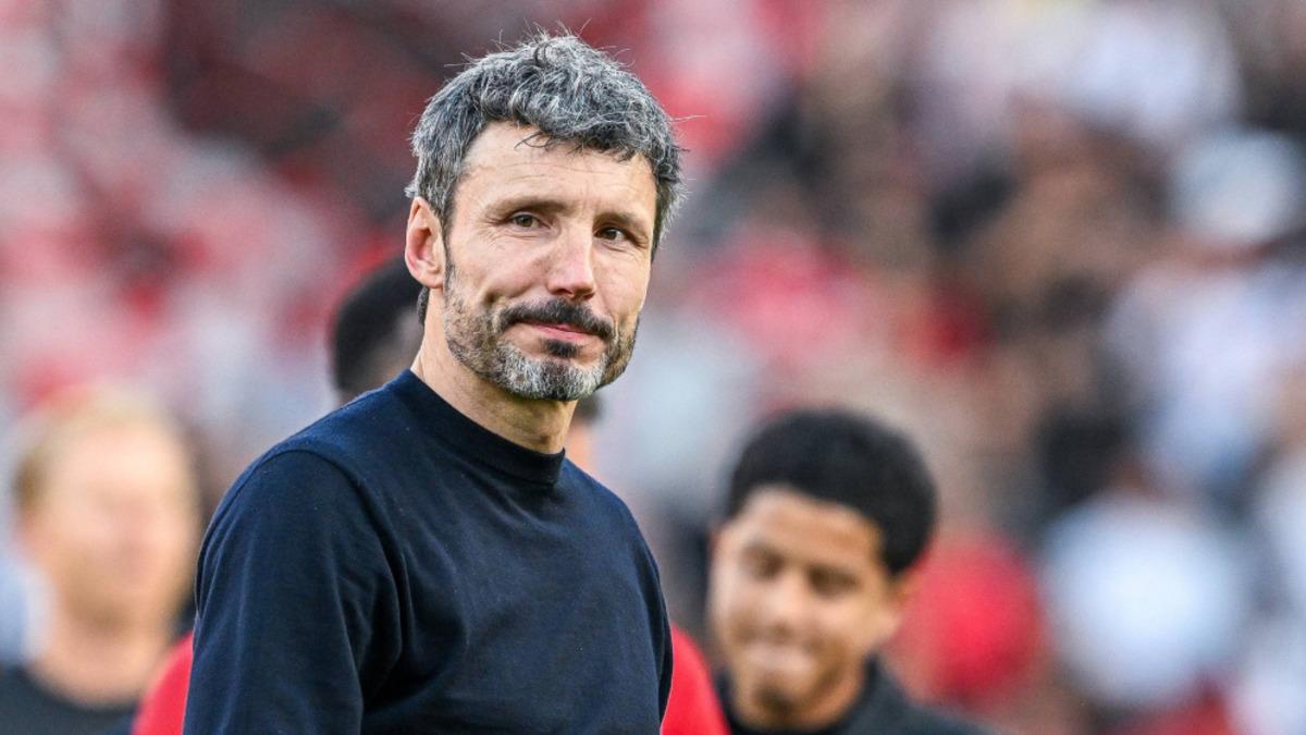 Van Bommel'den Türkiye maçı öncesi galibiyet mesajı: 'Üç puan hedefliyoruz