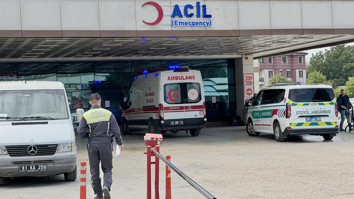 Düzce'de fabrikada 25 işçi gıda zehirlenmesi şüphesiyle hastaneye başvurdu