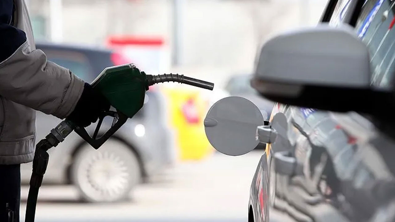 4 Ekim 2026 Güncel Akaryakıt Fiyatları: İstanbul, Ankara ve İzmir'de Benzin, Motorin ve LPG Ne Kadar?