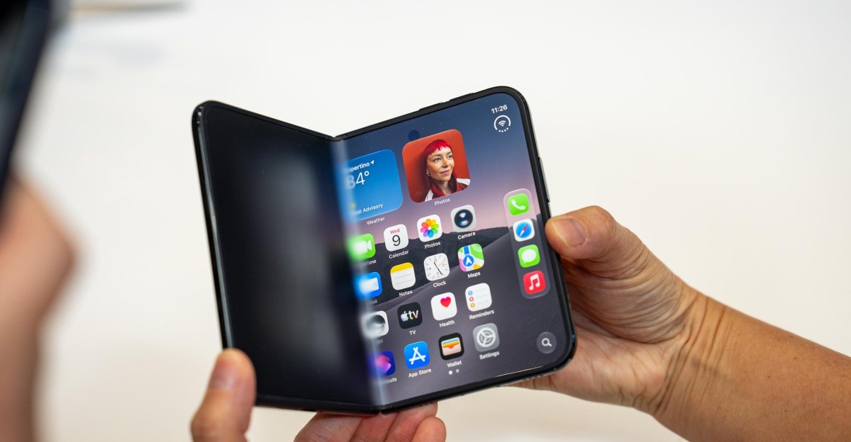 Katlanabilir iPhone Duo İlk Kez Deneyimlendi: İşte İlk İzlenimler