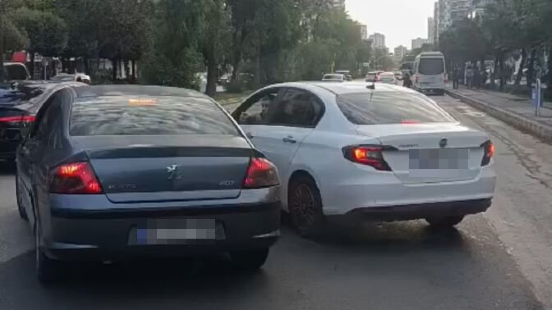Adana'da 180 Bin Lira Ceza Nedeniyle Camdan Cama Tartışma