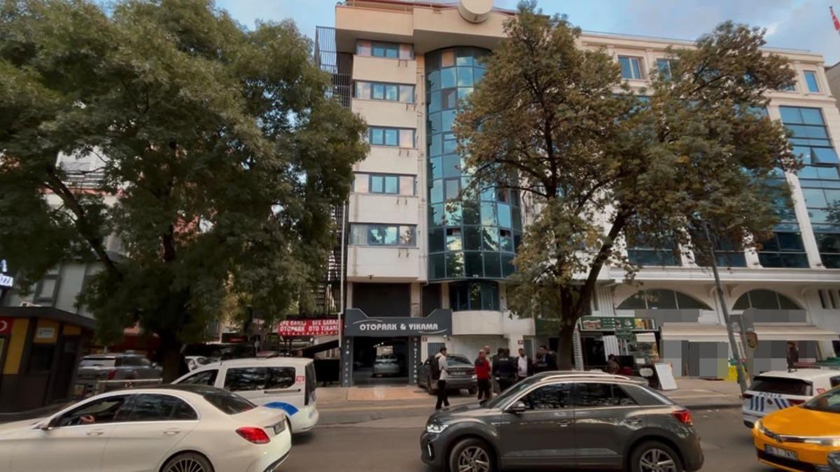 Ankara'da Kadın Otelin 6. Katından Park Halindeki Otomobilin Üzerine Düştü
