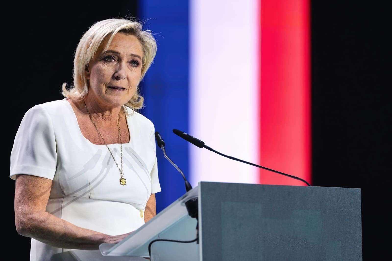 Le Pen: Fransa'nın borç yükü 'kartopu etkisi' tehlikesine girdi, mali egemenlik risk altında