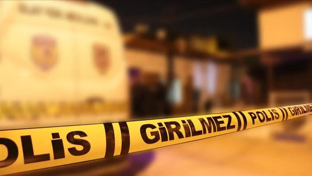 Çekmeköy'de araçta silahla vurulmuş erkek cesedi bulundu: İntihar ihtimali araştırılıyor