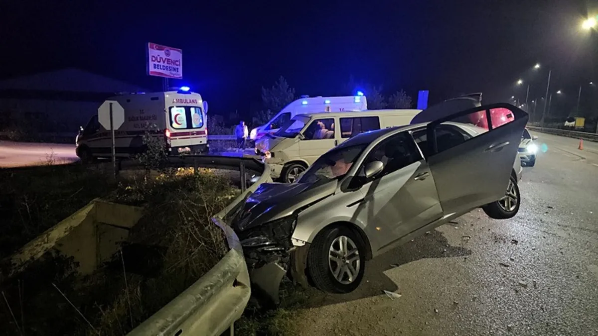 Çorum-İskilip yolunda kafa kafaya çarpışma: 4 kişi hayatını kaybetti, 1 kişi ağır yaralı