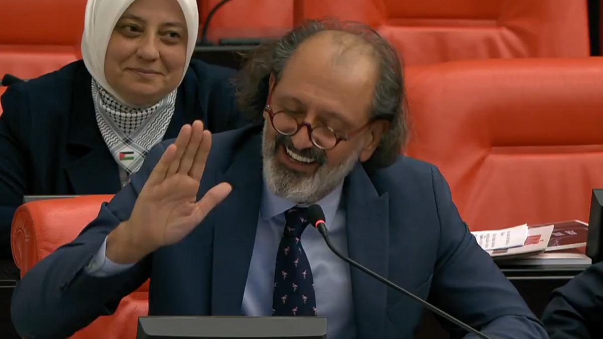 Hacıoğulları, Meclis kürsüsünde İzmir Marşı'nı mırıldandı: Tugay'ın AK Parti'ye geçişi Meclis'e yansıdı