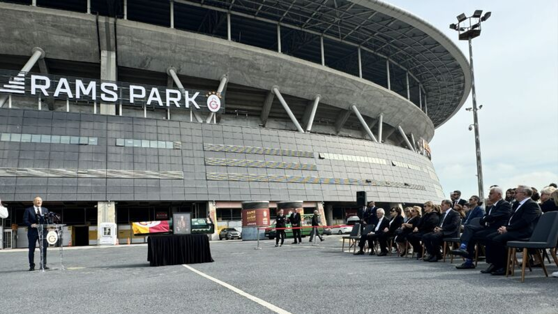 Galatasaray'ın En Kıdemli Üyesi Ali Fuat Diriker Törenle Son Yolculuğuna Uğurlandı