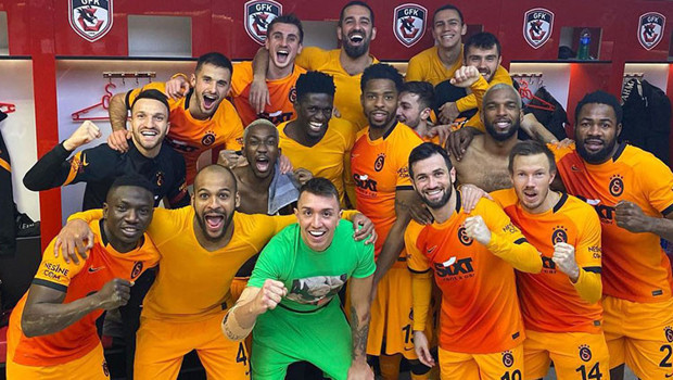 Bursaspor, Eski Galatasaray Yıldızı Henry Onyekuru İçin Harekete Geçti