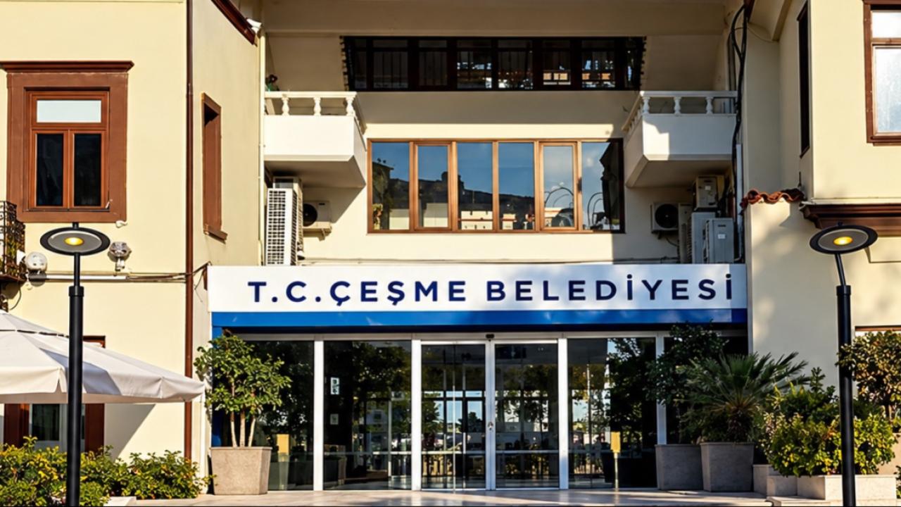 Çeşme Belediyesi soruşturmasında 12 gözaltından 10'u tutuklandı, şüpheliler Aliağa'ya gönderildi