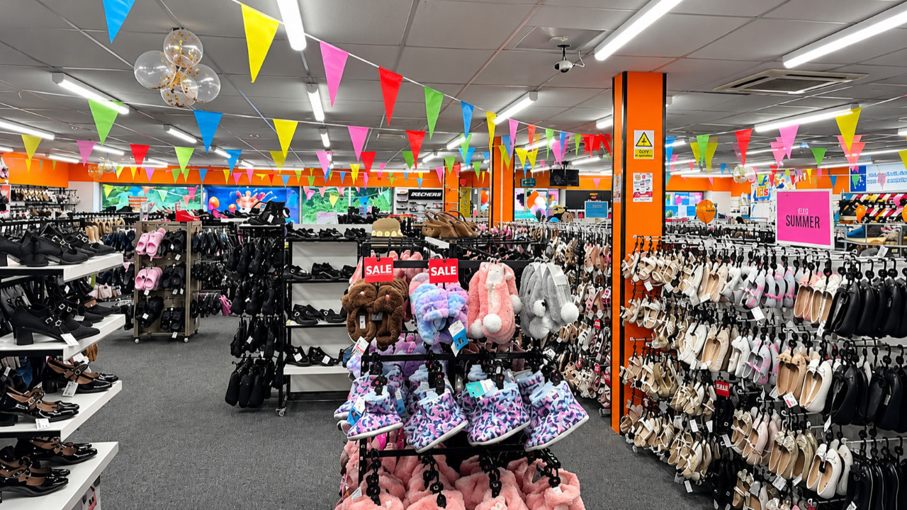 Wynsors World of Shoes 17 Mağazasını Kapatıyor: Bacup Şubesi 10 Ekim'de Son Gününü Yaşıyor