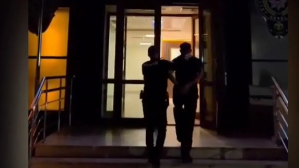 Çekmeköy'de Araçtaki Gizli Bölmede 127,2 Gram Marihuana Ele Geçirildi