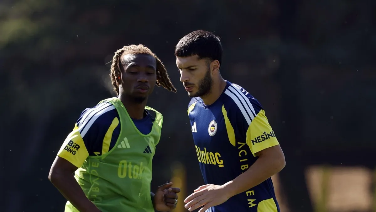 Fenerbahçe, Aston Villa Maçı İçin Sahaya Çıktı: İşte Antrenman Detayları