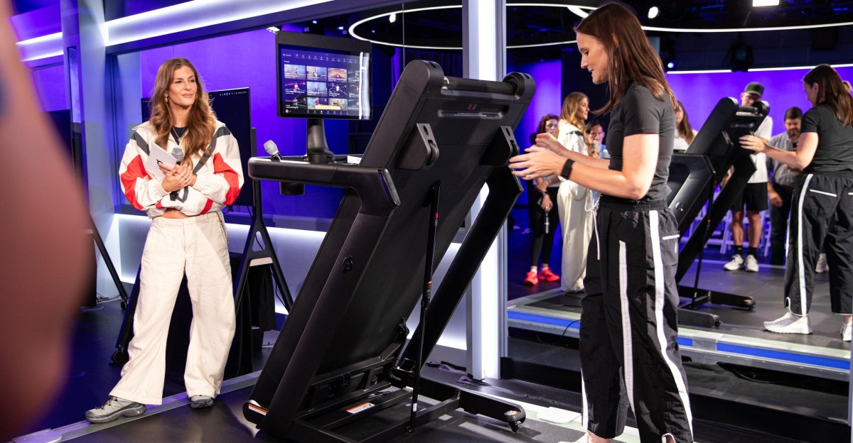 Peloton'dan Katlanabilir Koşu Bandı: Tread Flex 2.195 Dolarla Satışa Çıkıyor