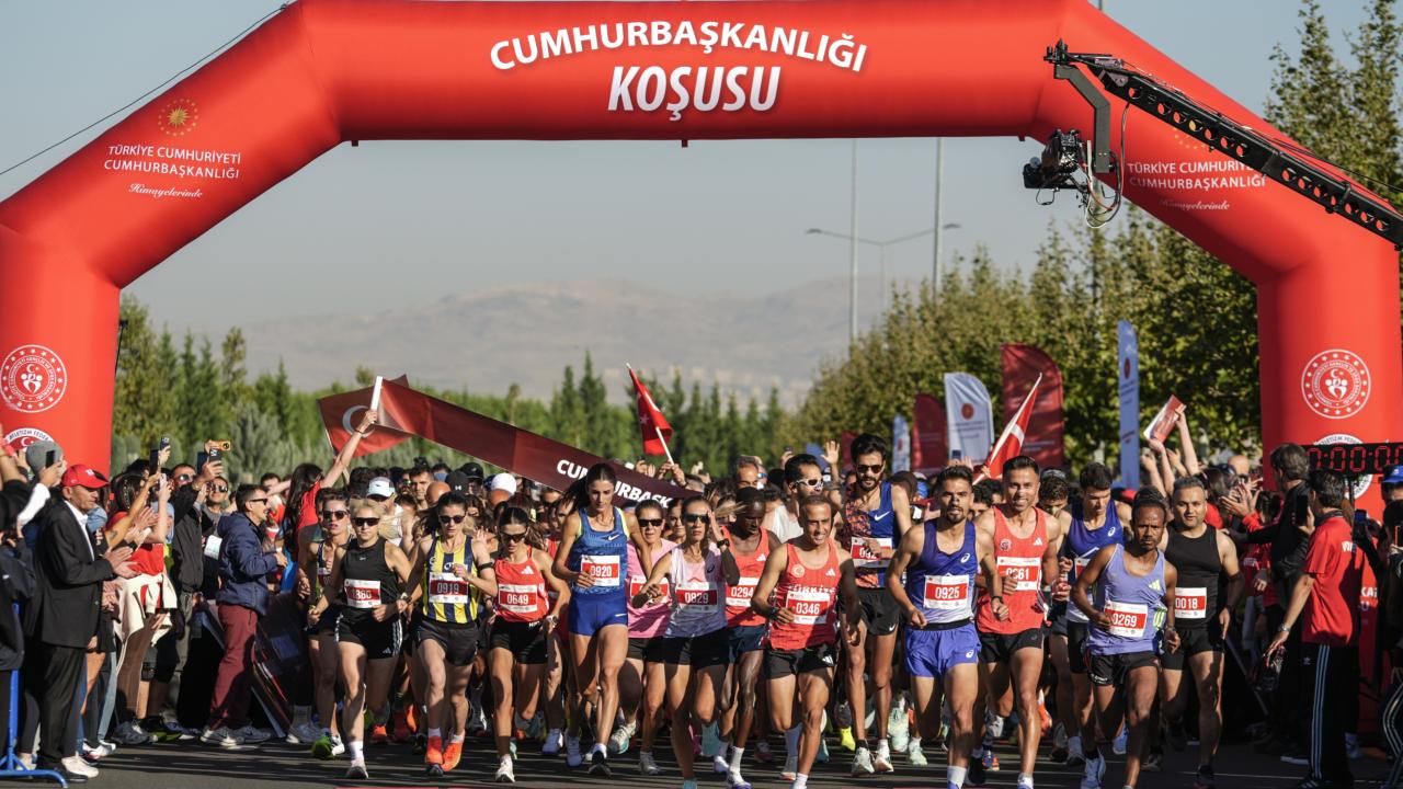 Cumhurbaşkanlığı Yarı Maratonu Ankara'da Tamamlandı: Kategorilerin Kazananları Belli Oldu