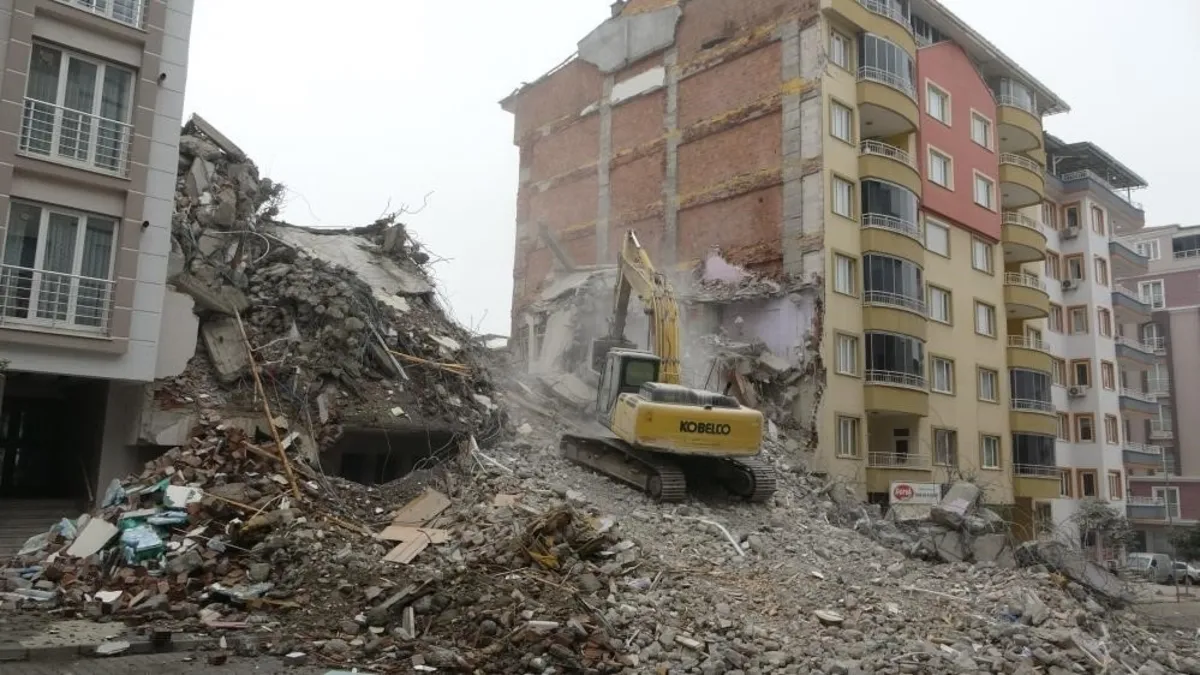 Malatya'da yıkım ihaleleri soruşturması: 7 ilde eş zamanlı operasyonla 14 kişi tutuklandı