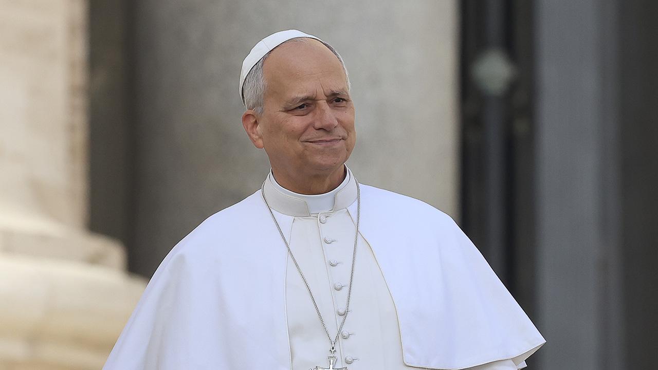 Papa 14. Leo, Akciğer Ameliyatı İçin Roma'daki Gemelli Hastanesi'ne Yatırıldı