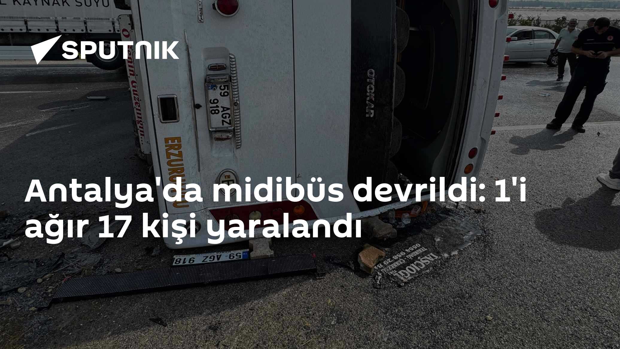 Antalya-Isparta yolunda midibüs devrildi: 23 yolcudan 17'si yaralandı, 1'inin durumu ağır