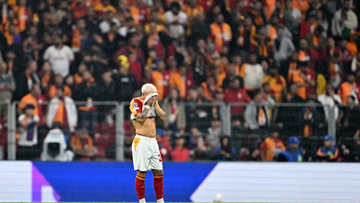 Galatasaray-Barcelona maçında Torreira sakatlandı, 81. dakikada oyundan çıktı
