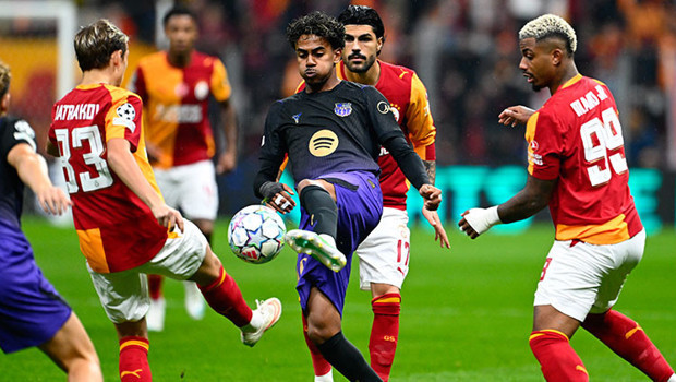 Galatasaray Barcelona'ya 4-1 Yenildi: Maça Golle Başladı, Farklı Bitti
