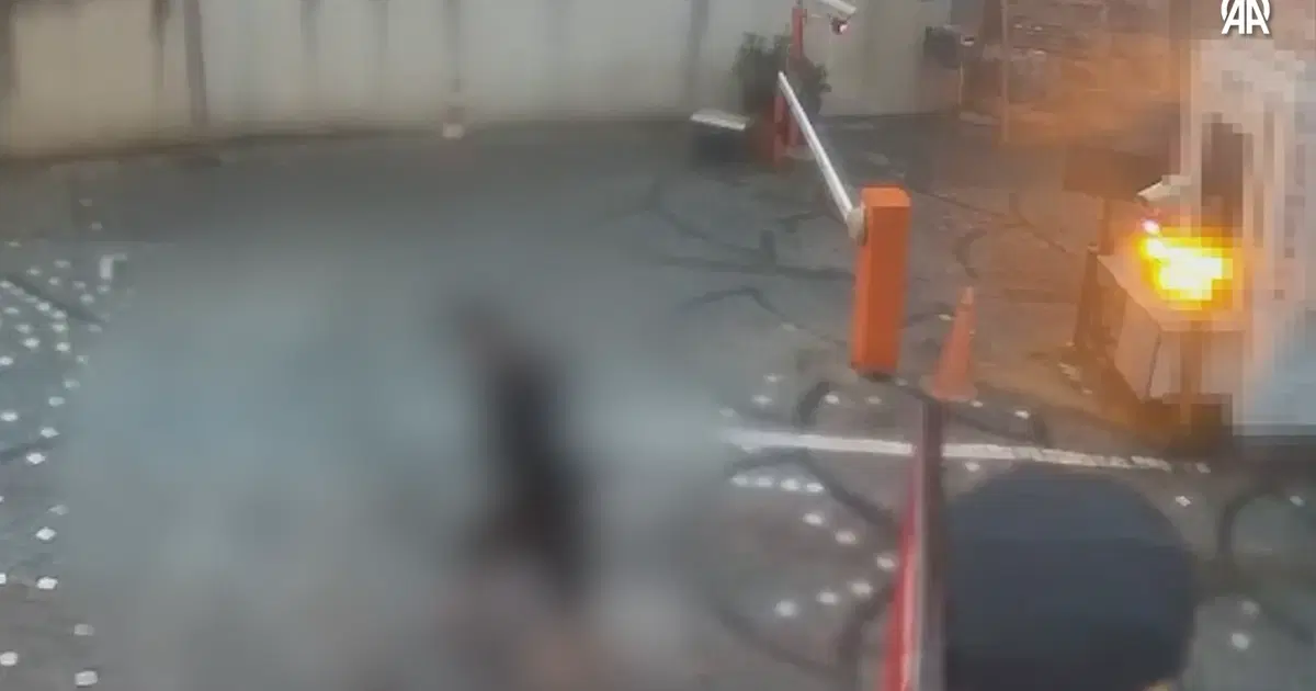 Fatih'te Su Birikintisinde Elektrik Akımına Kapılan 14 Yaşındaki Çocuk Hayatını Kaybetti