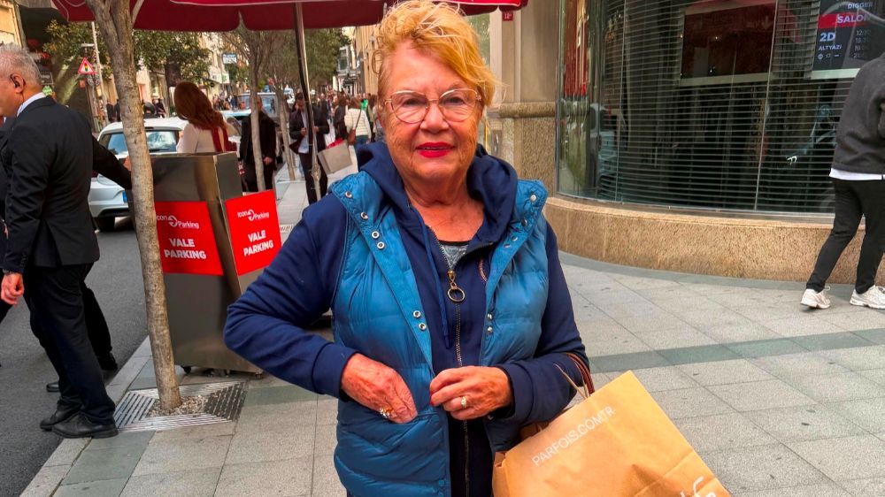 Nevra Serezli 'Tuzlu Kahve' setini anlattı: 'Kapris yok, ortam çok iyi