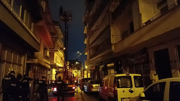 Bursa'da Oğul Annesini Bıçakla Rehin Aldı, Özel Harekat Operasyonla Kurtardı