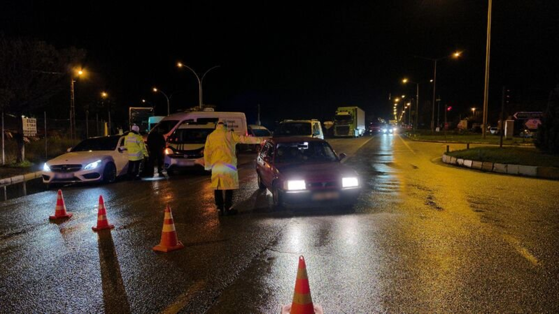 Heyelan Nedeniyle Kapanan Erzincan-Erzurum Karayolu Yeniden Trafiğe Açıldı