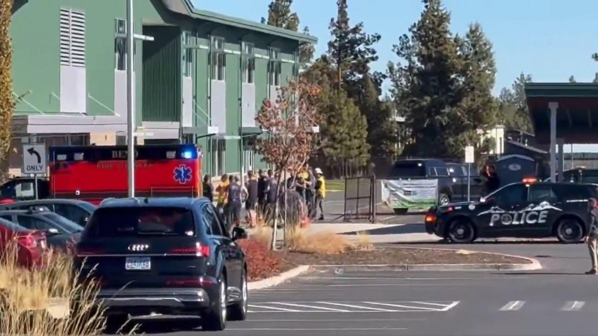 Oregon'da İlkokula Silahlı Saldırı: En Az 5 Kişi Hayatını Kaybetti