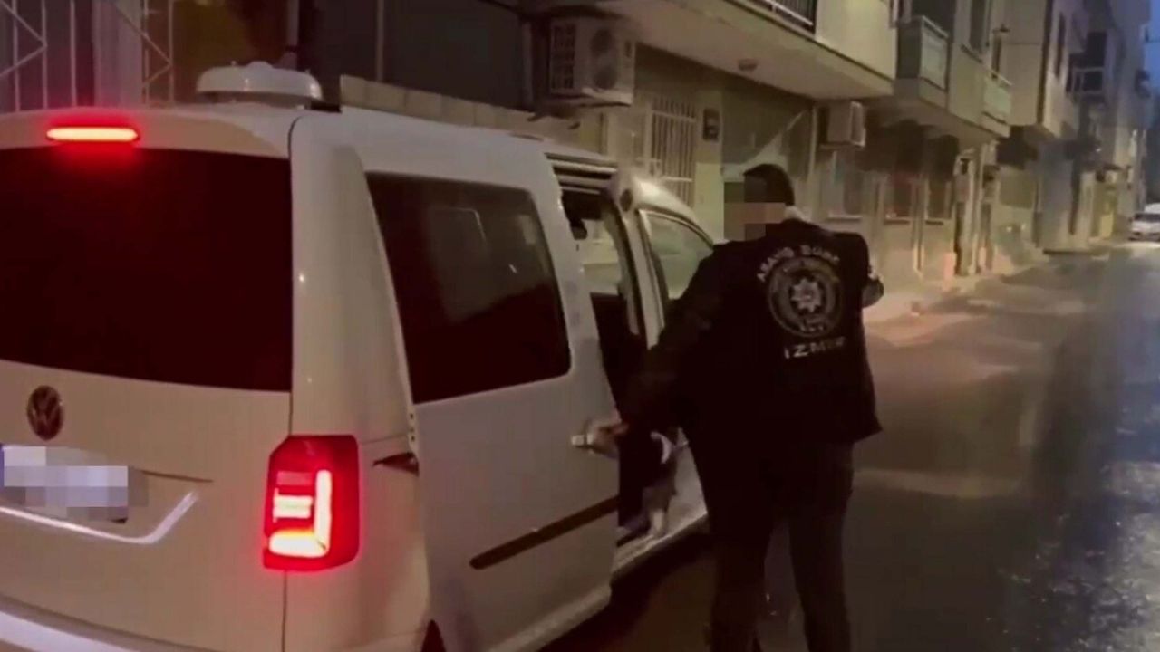 İzmir'de 158 Polisle Eş Zamanlı Operasyon: 164 Aranan Şüpheli Yakalandı