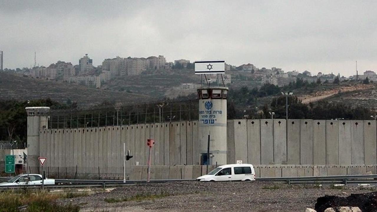 Haaretz: İsrail hapishanelerinde Filistinli esirlere plastik mermi, tıbbi ihmal ve denetimsizlik